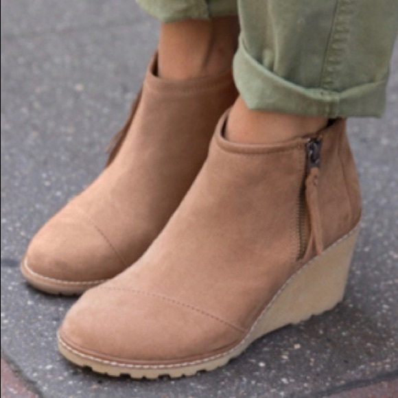 Toms Shoes - Toms Avery Wedge Booties 9